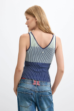 Top tricotat fara maneci