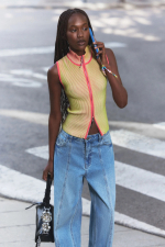 Bluza cu fermoar din tricot irizat