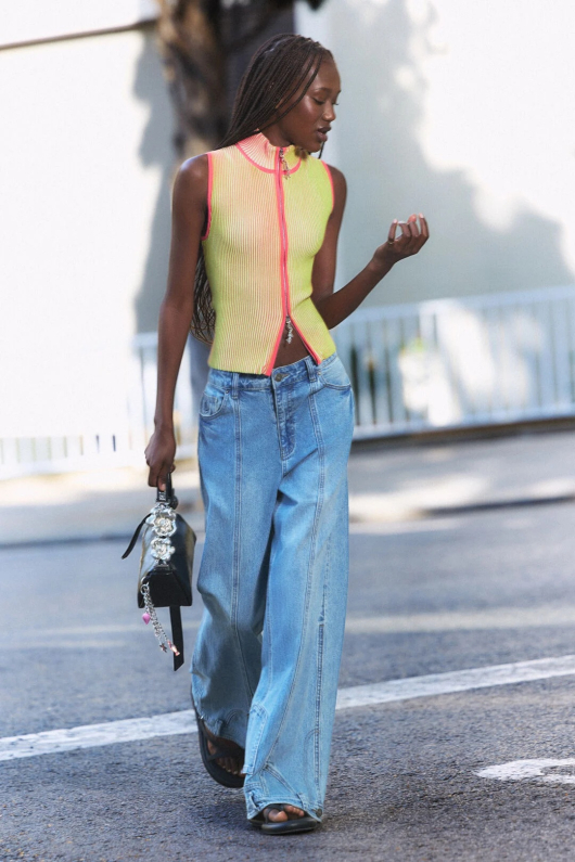 Bluza cu fermoar din tricot irizat
