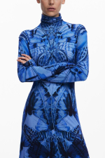 ROCHIE LUNGA IN TONURI DE ALBASTRU