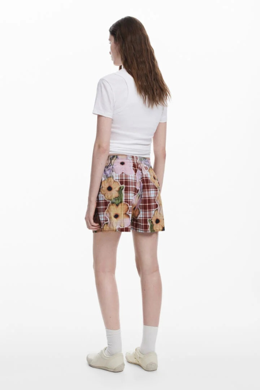 PANTALONI SCURTI
