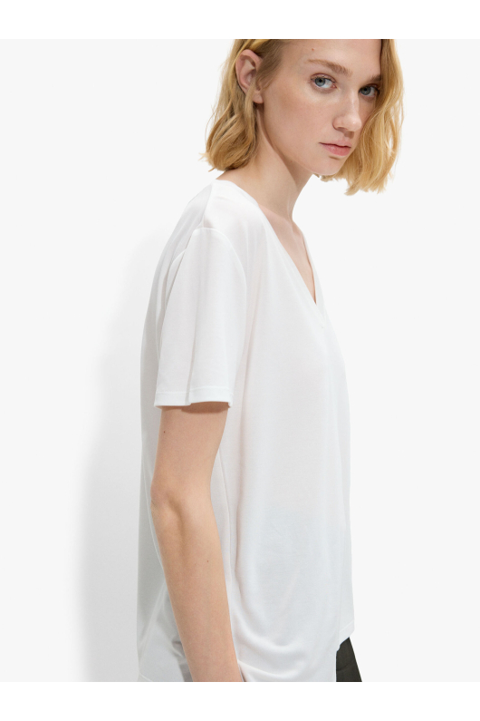TRICOU CU DECOLTEU IN V