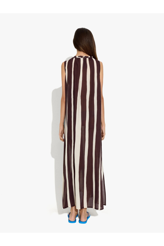 ROCHIE IN DUNGI