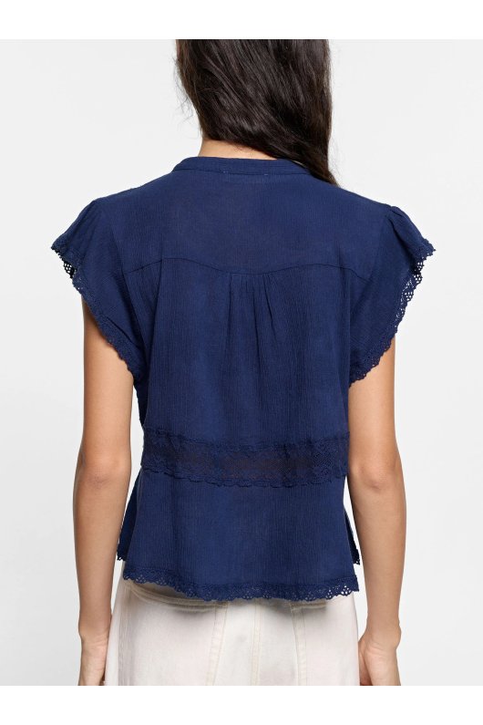 TOP CU BRODERIE