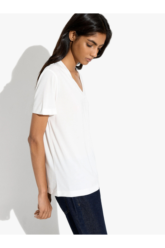 TRICOU CU DECOLTEU IN V