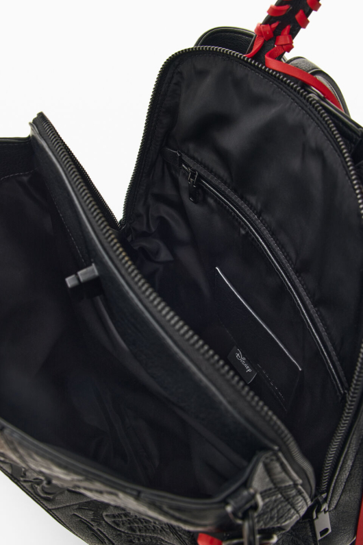 RUCSAC MEDIU, NEGRU