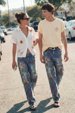 PANTALONI DENIM CU PRINT