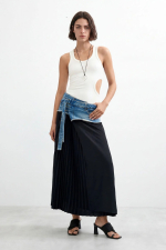 FUSTA LUNGA, NEAGRA CU BETELIE DIN DENIM