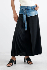 FUSTA LUNGA, NEAGRA CU BETELIE DIN DENIM