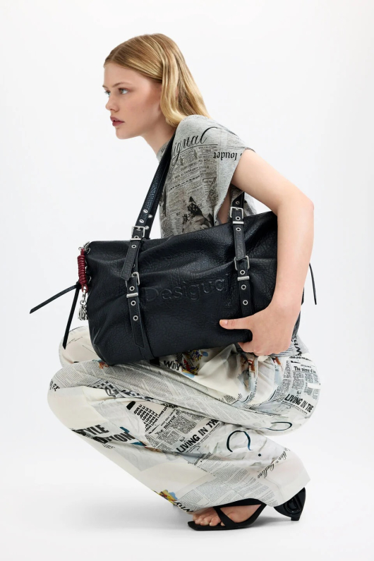 GEANTA NEAGRA, MARE