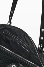 GEANTA NEAGRA, MARE