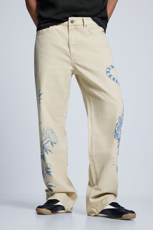 PANTALONI DENIM CU PRINT