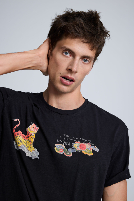 Tricou negru imprimat