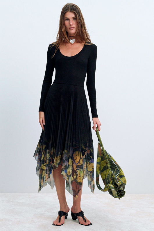 ROCHIE MIDI, CROIALA ASIMETRICA, by M. C. Lacroix