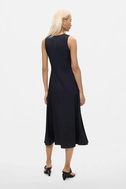 ROCHIE IN TONURI DE MOV, FARA MANECI