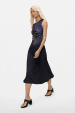 ROCHIE IN TONURI DE MOV, FARA MANECI