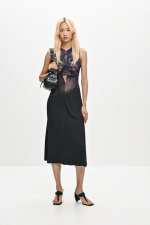 ROCHIE IN TONURI DE MOV, FARA MANECI