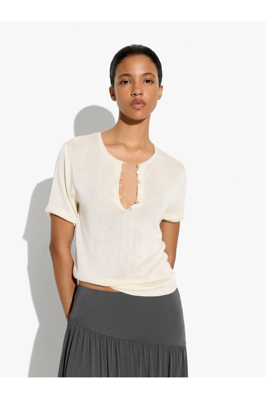 BLUZA CREM CU NASTURI