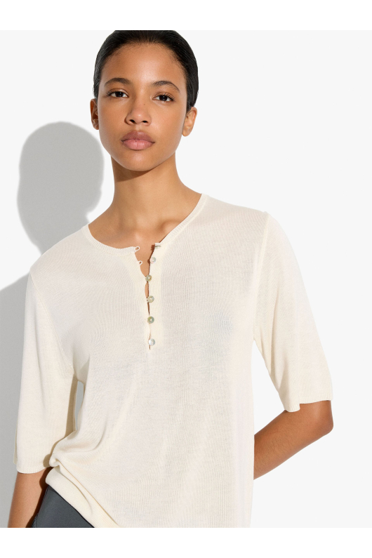 BLUZA CREM CU NASTURI