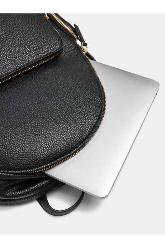 RUCSAC NEGRU