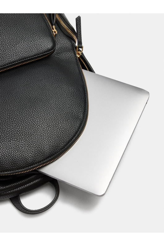 RUCSAC NEGRU
