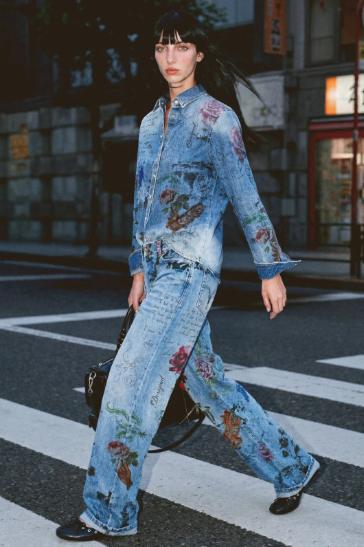 PANTALONI DENIM CU IMPRIMEU