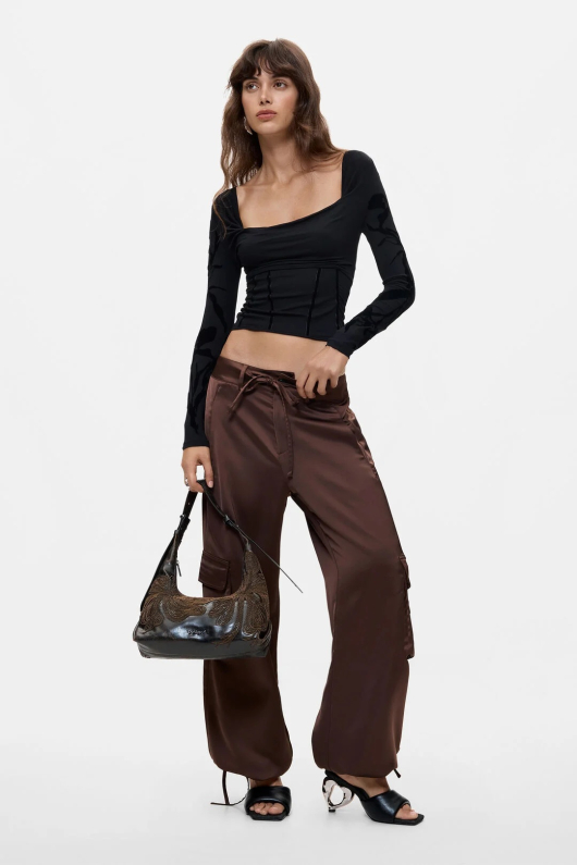 BLUZA NEAGRA CROPPED