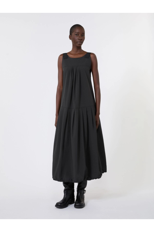 ROCHIE NEAGRA FARA MANECI