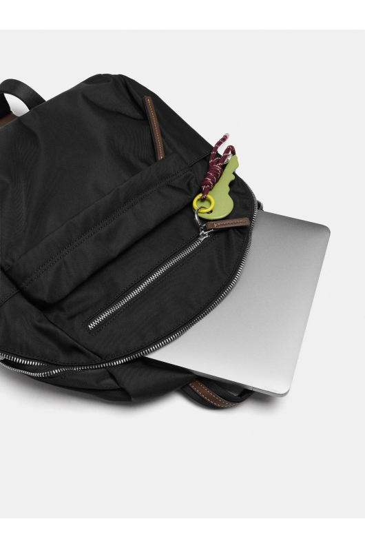 RUCSAC NEGRU