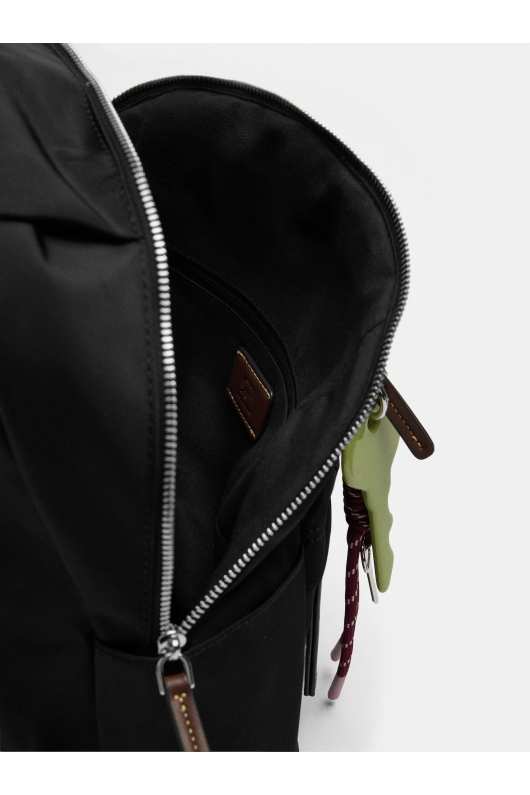 RUCSAC NEGRU