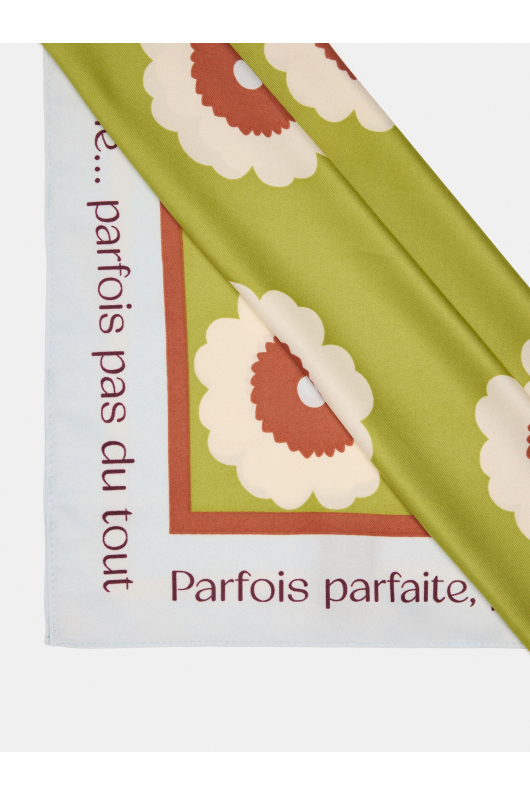 ESARFA PATRATA CU PRINT