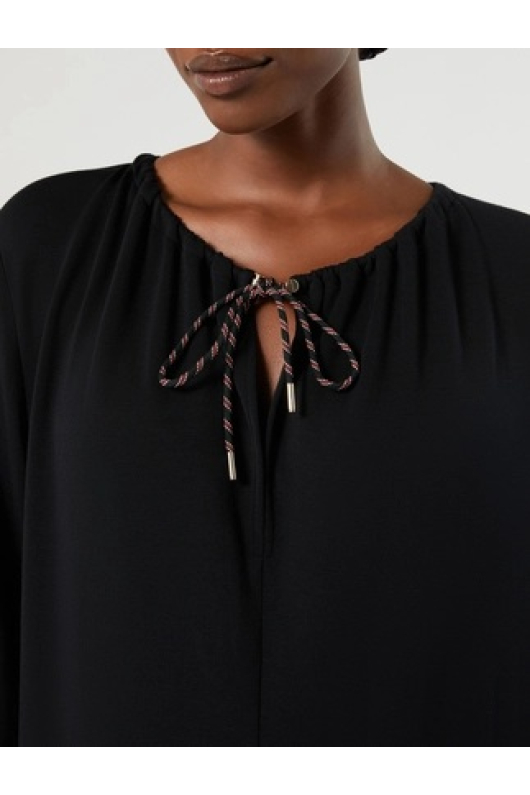 ROCHIE NEAGRA