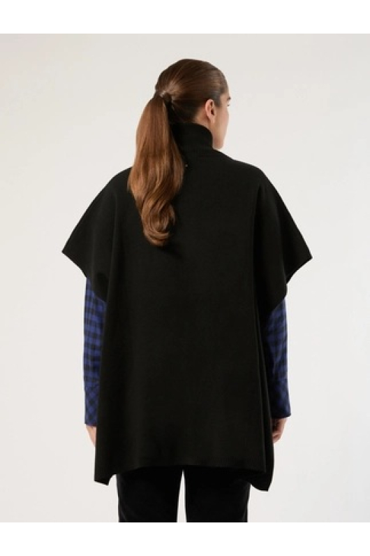 PONCHO NEGRU